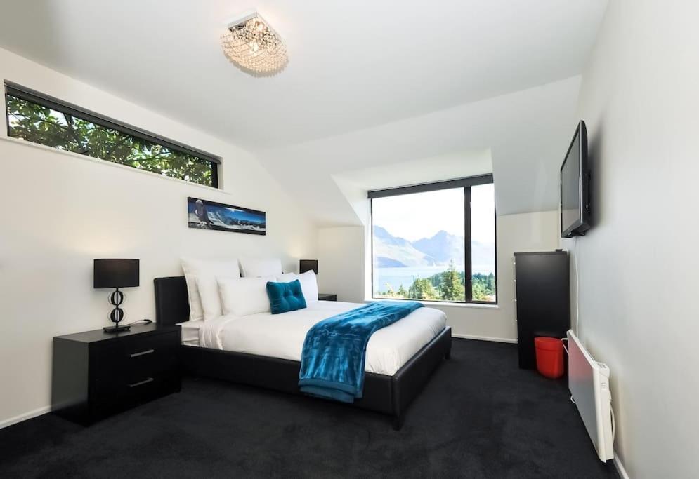 Stunning With Amazing Wakatipu Views
