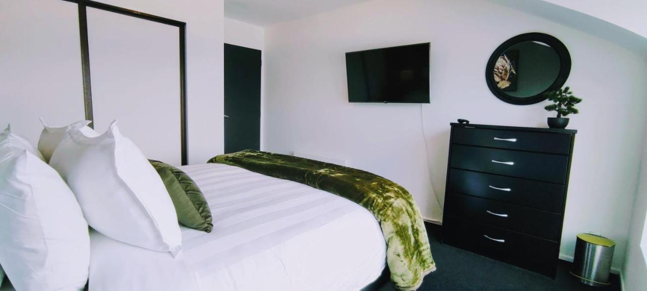 Stunning With Amazing Wakatipu Views Holiday home
